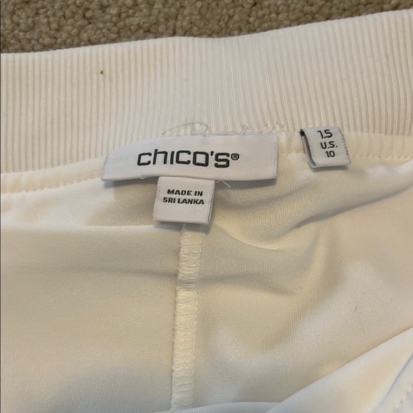 Elegant White Skirt - Picture 2 of 3